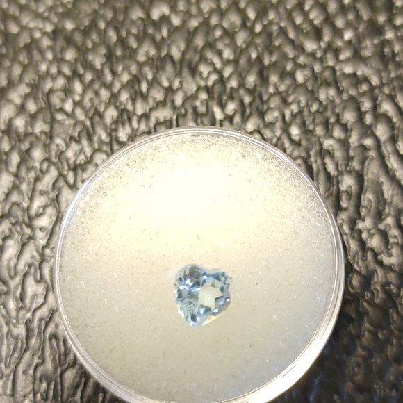 Faceted Heart Sky Blue Topaz Gemstone #151 - Picture 3 of 4